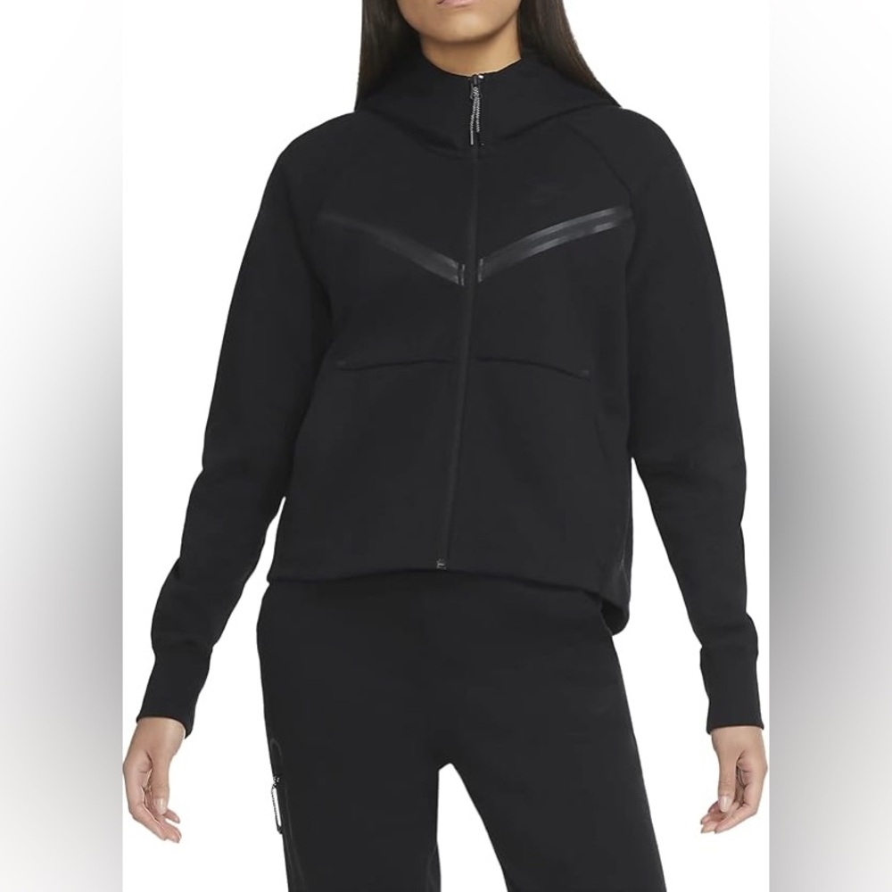 nike tech - Picture 2 of 3